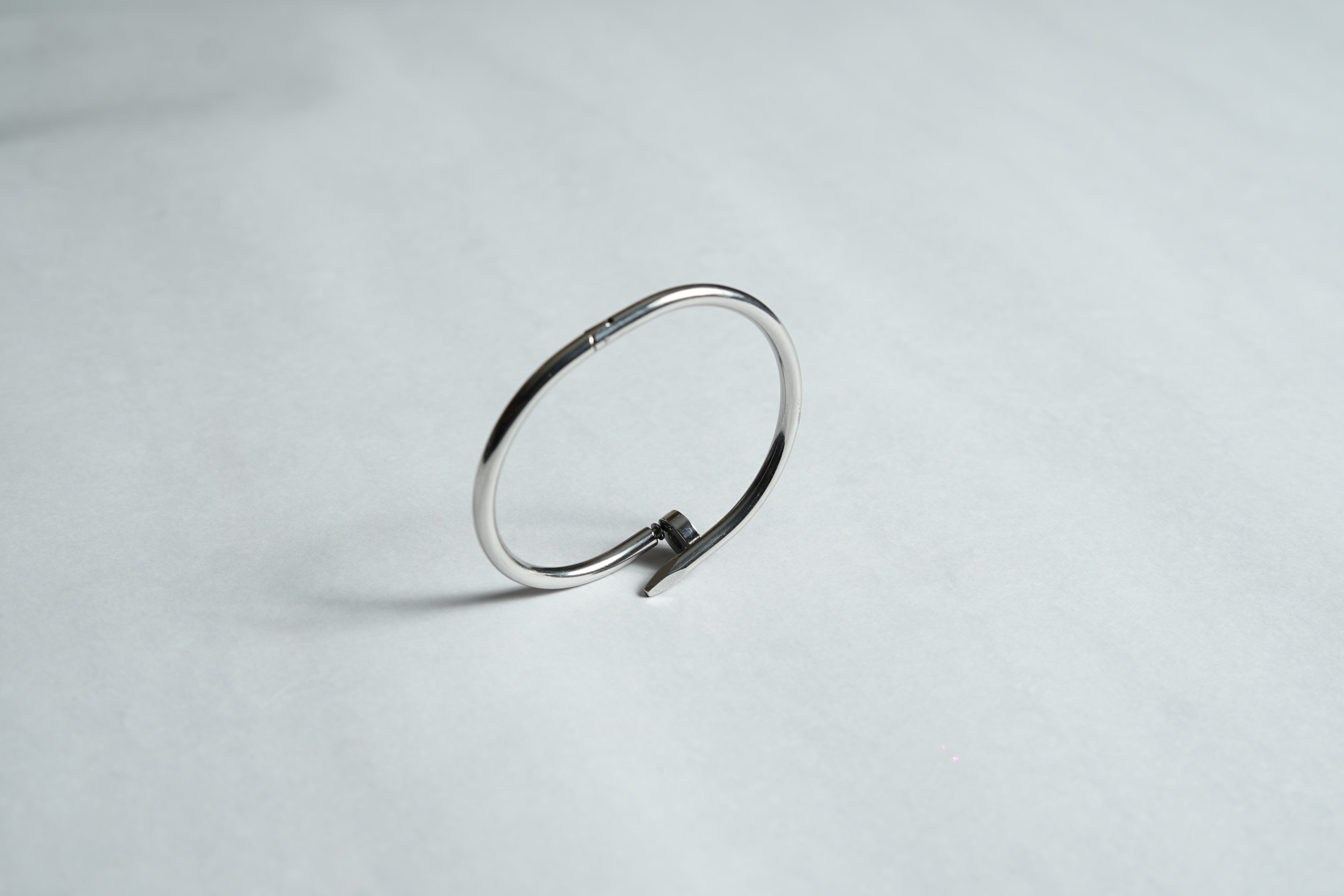 Silver Pointe Cable Bangle Bracelet