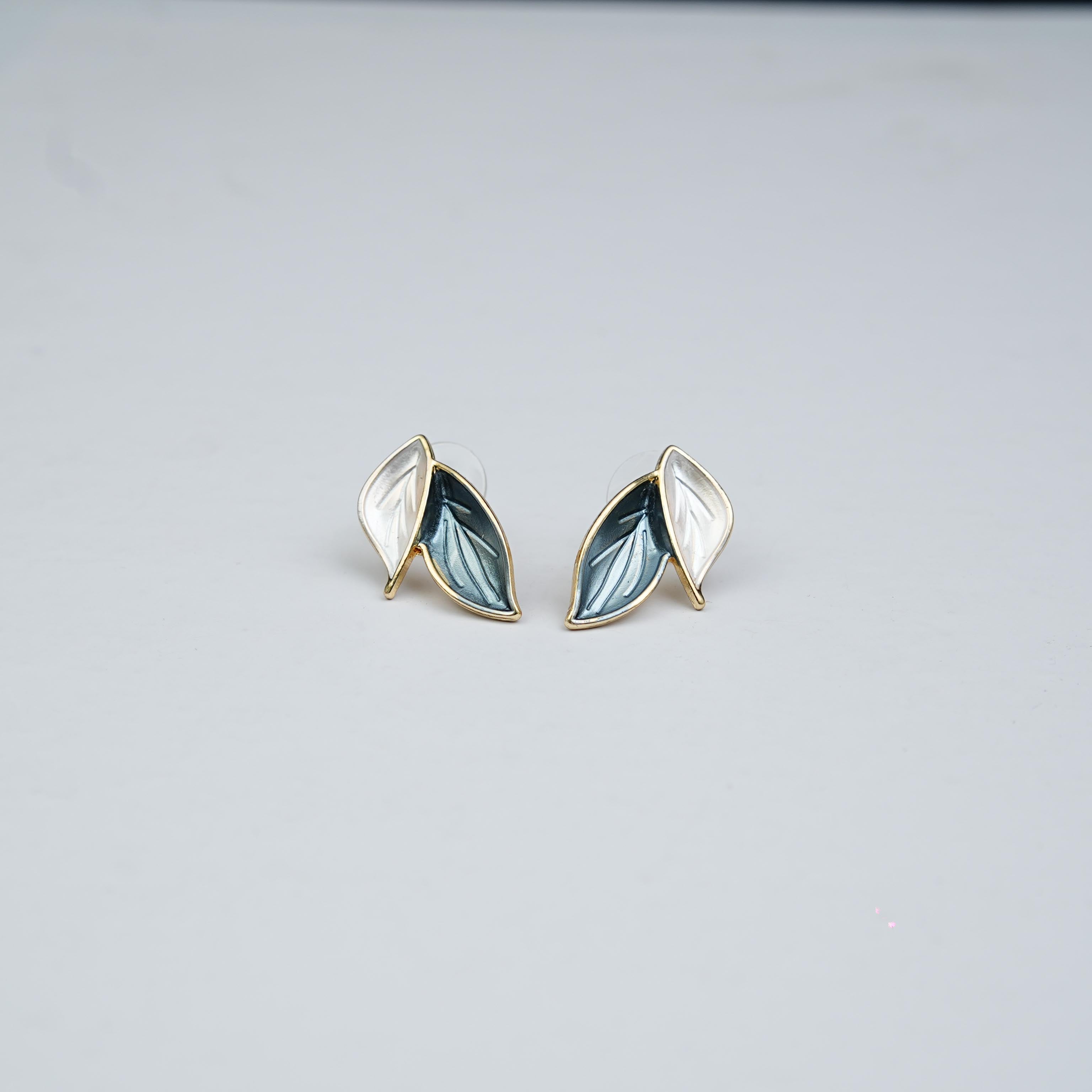 Flore Petal Stud earrings
