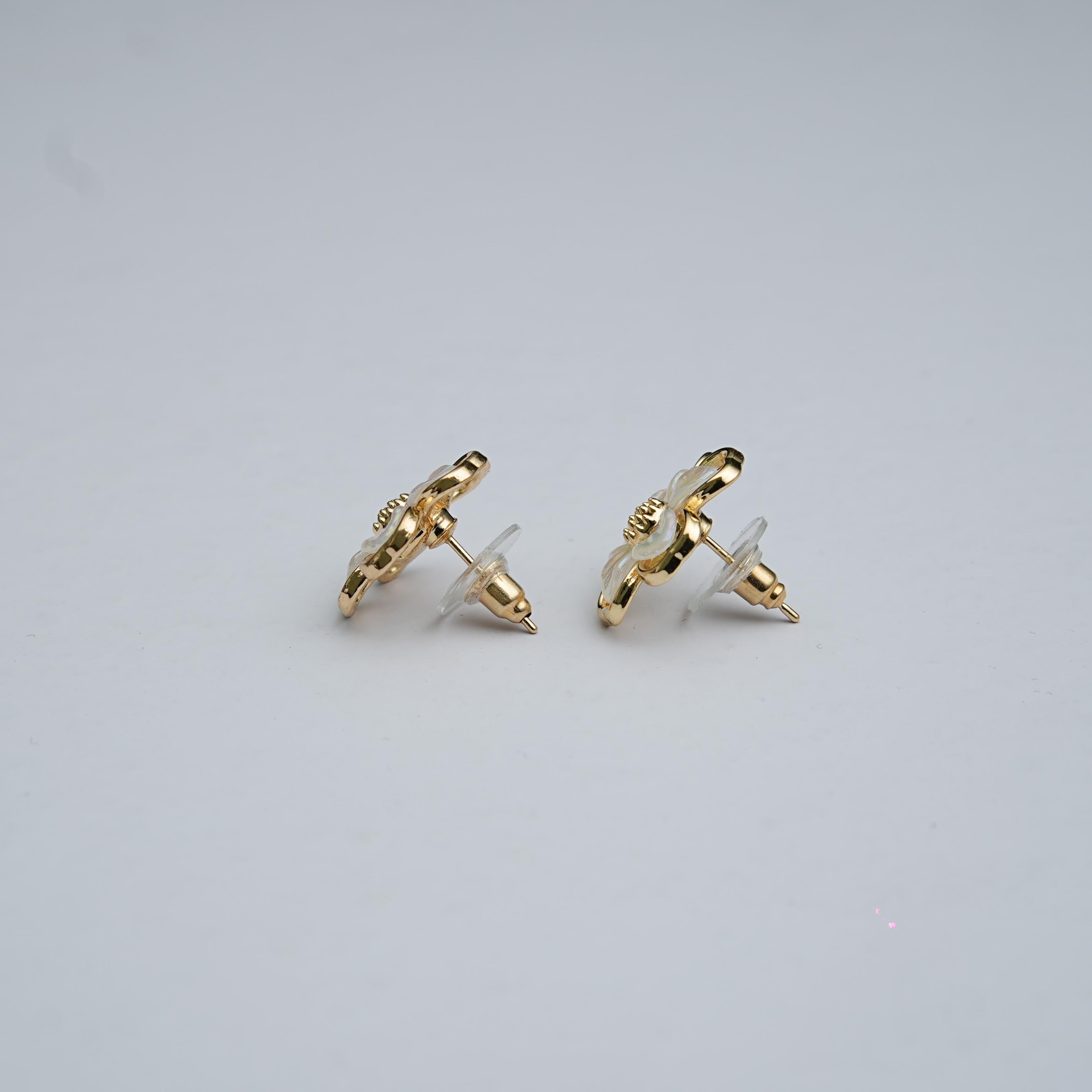 Flore Glacia white topaz studs