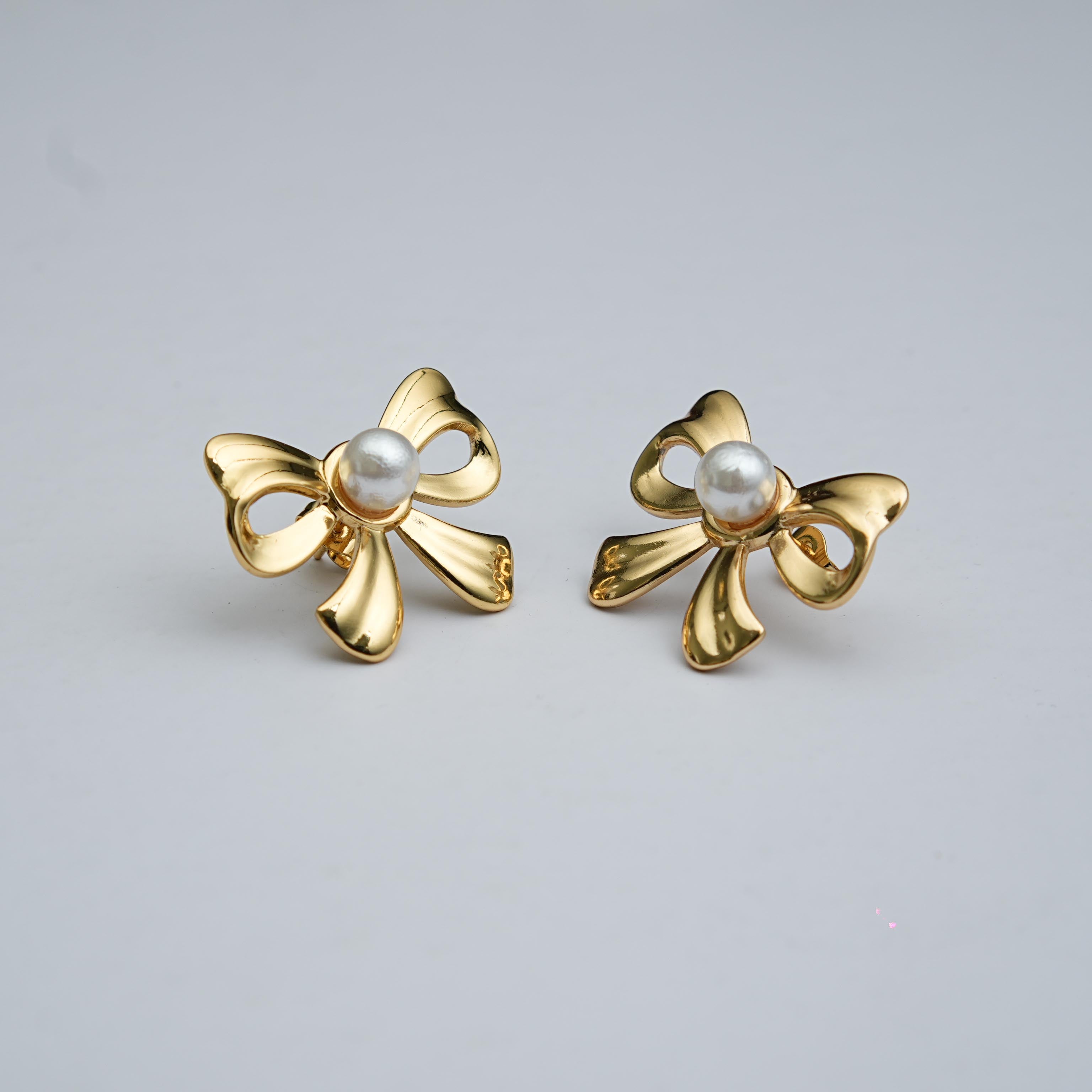Bow Knot Playful Stud earrings