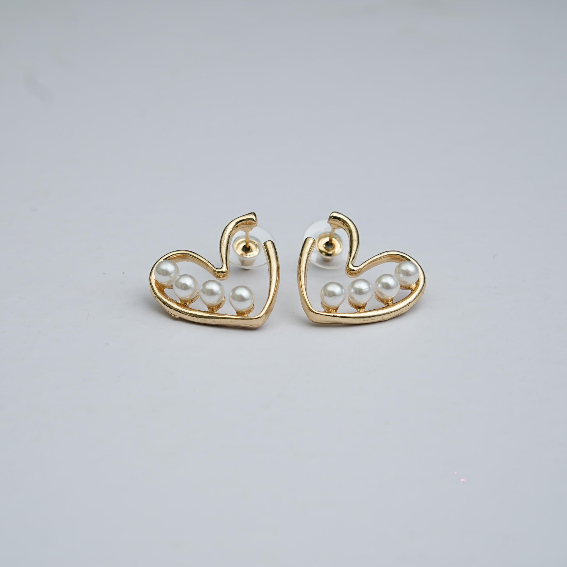 Lustre pearl Heart Stud earrings