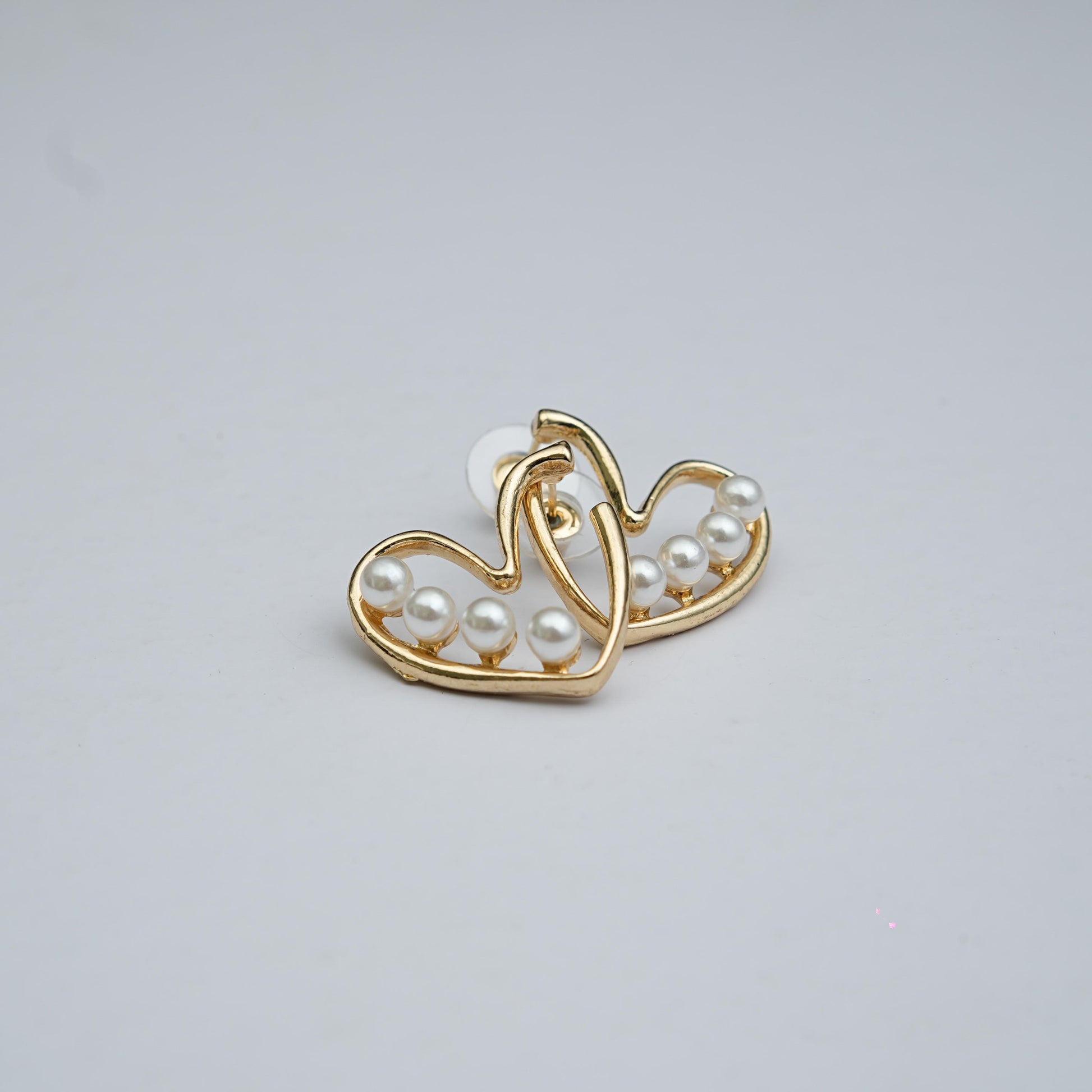 Lustre pearl Heart Stud earrings