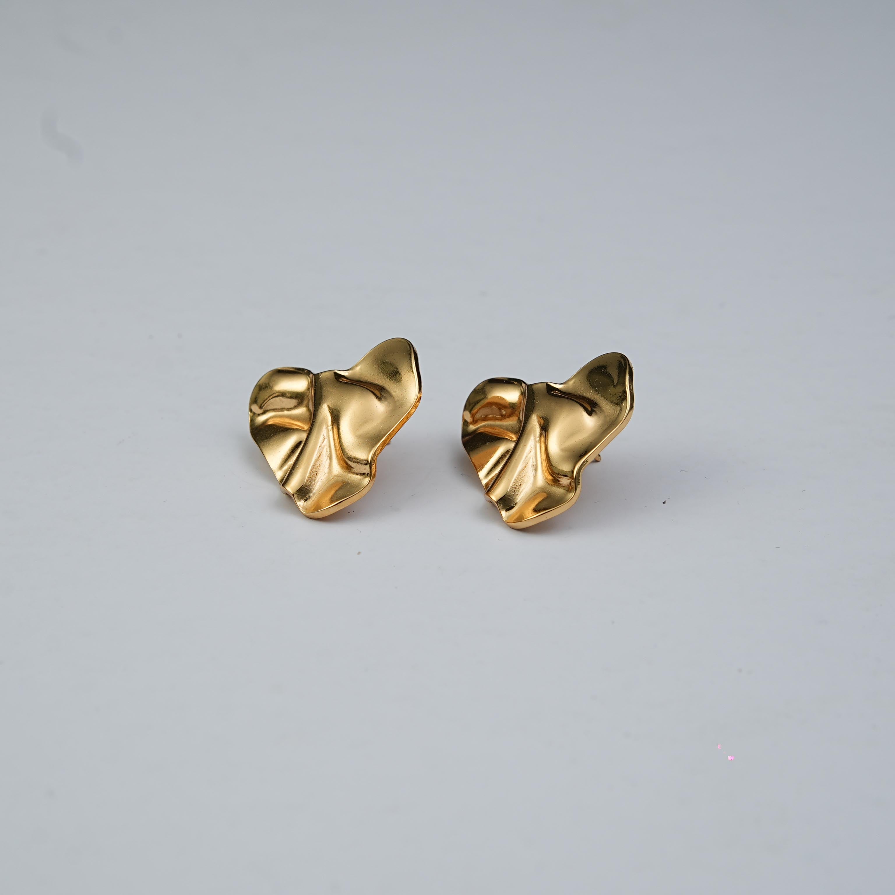 Lustre Heart Stud earrings