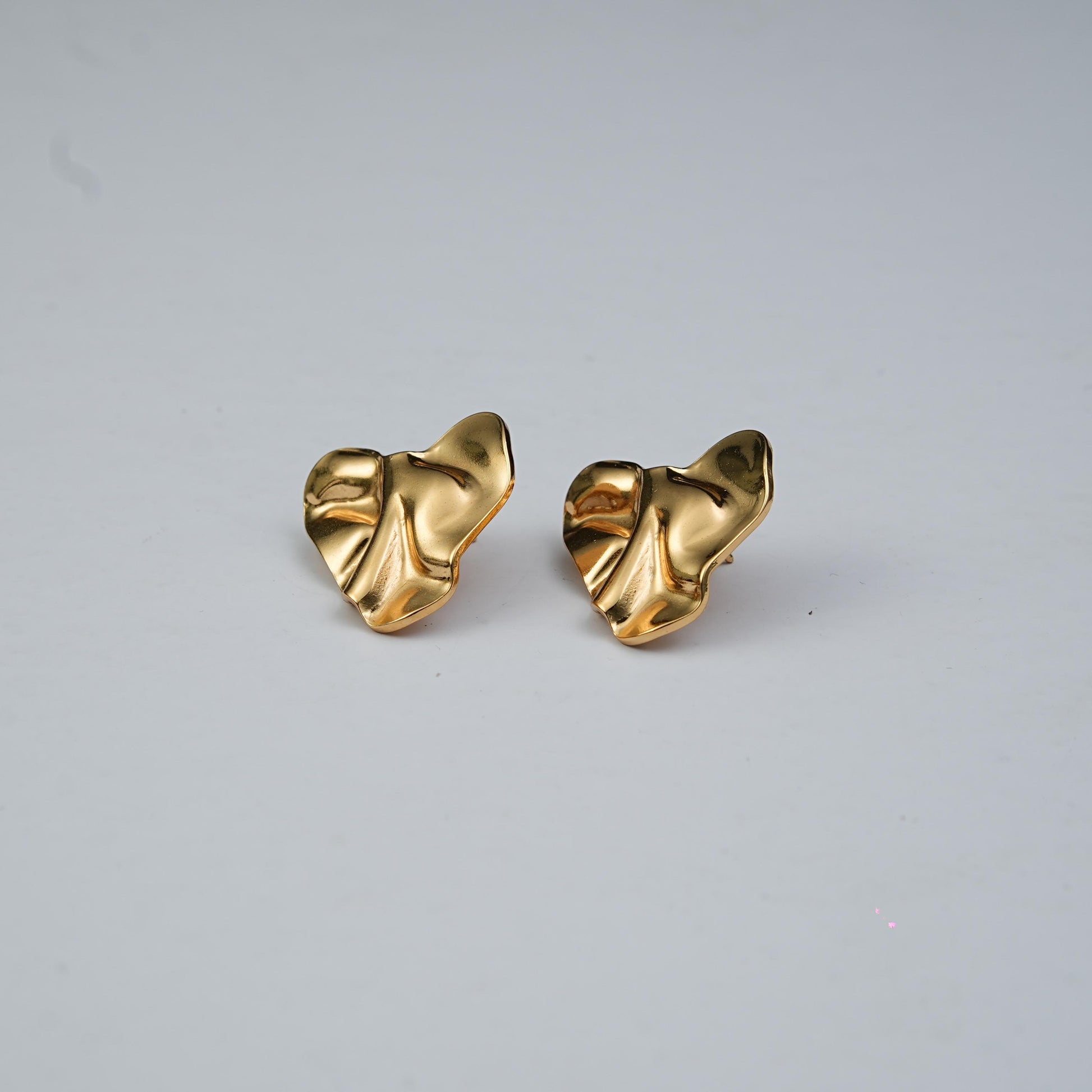 Lustre Heart Stud earrings