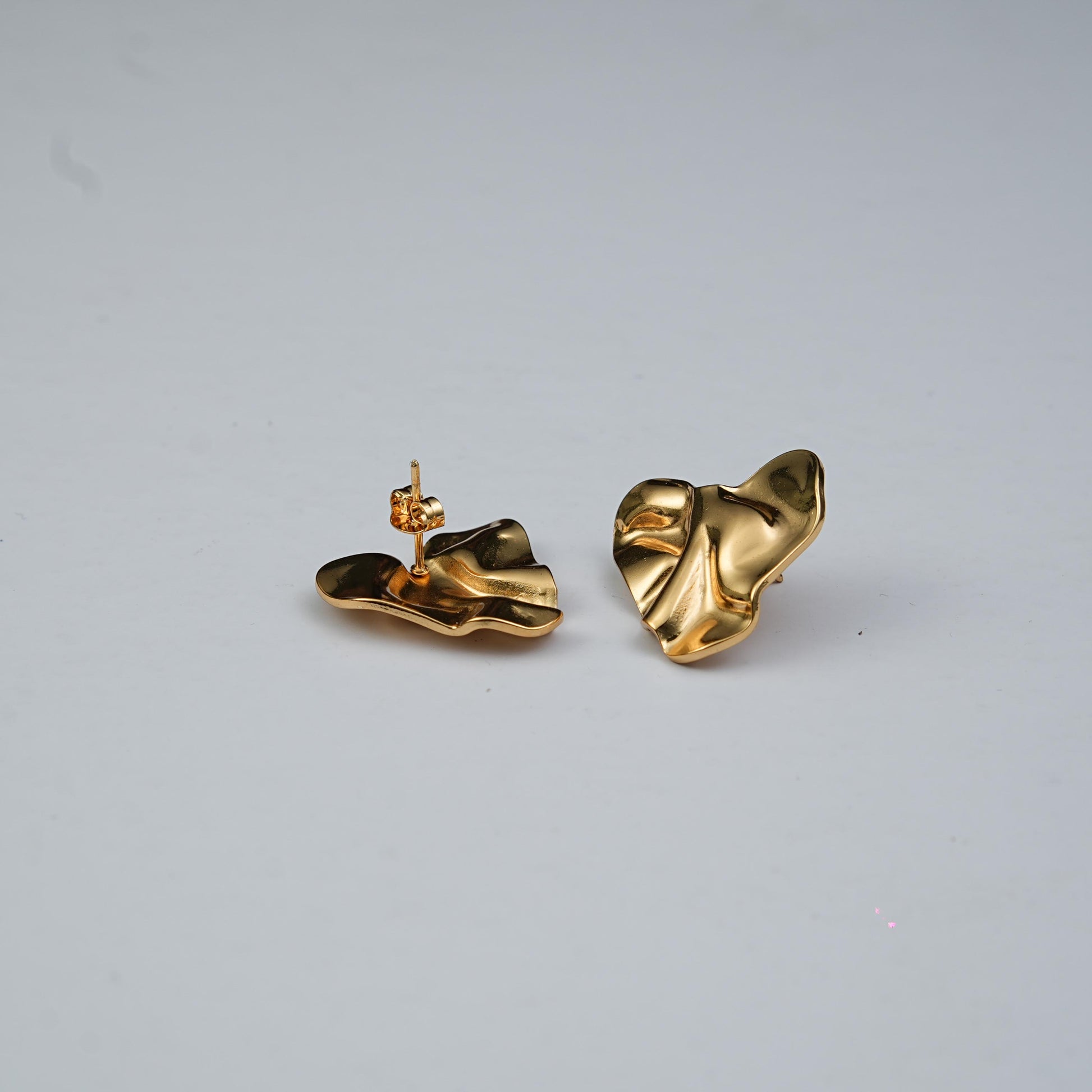 Lustre Heart Stud earrings
