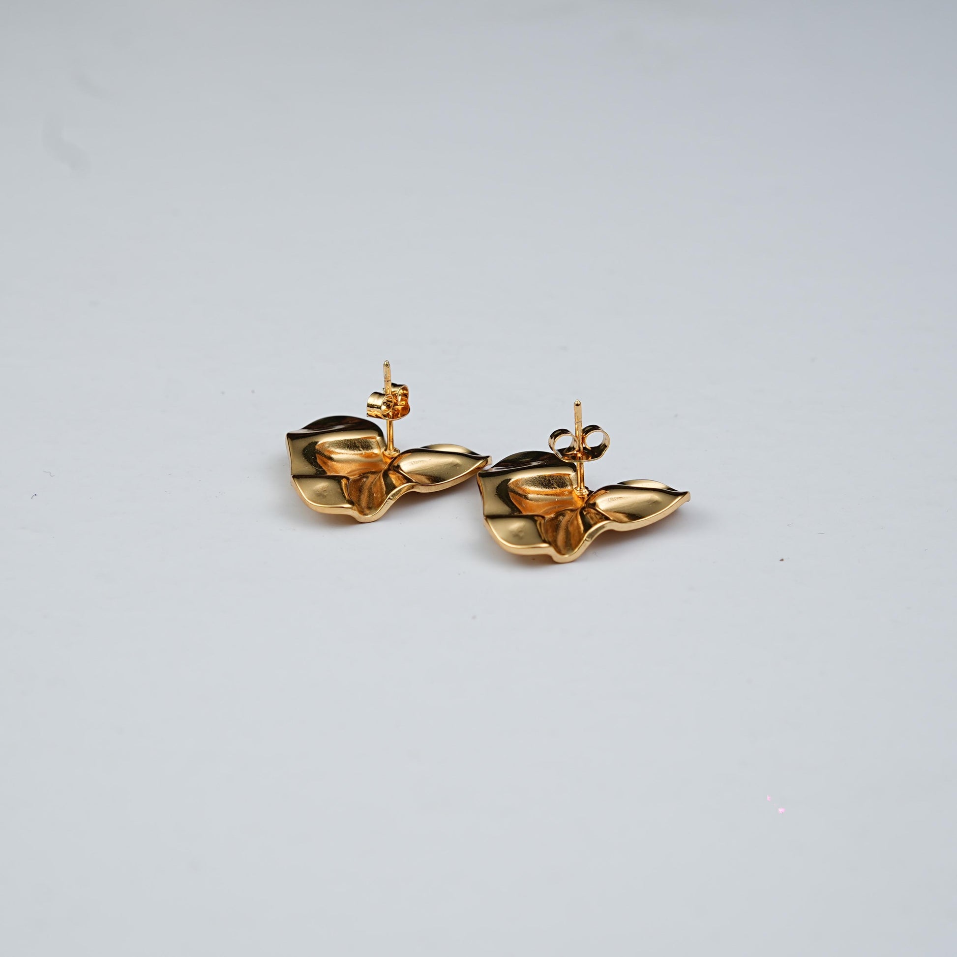 Lustre Heart Stud earrings