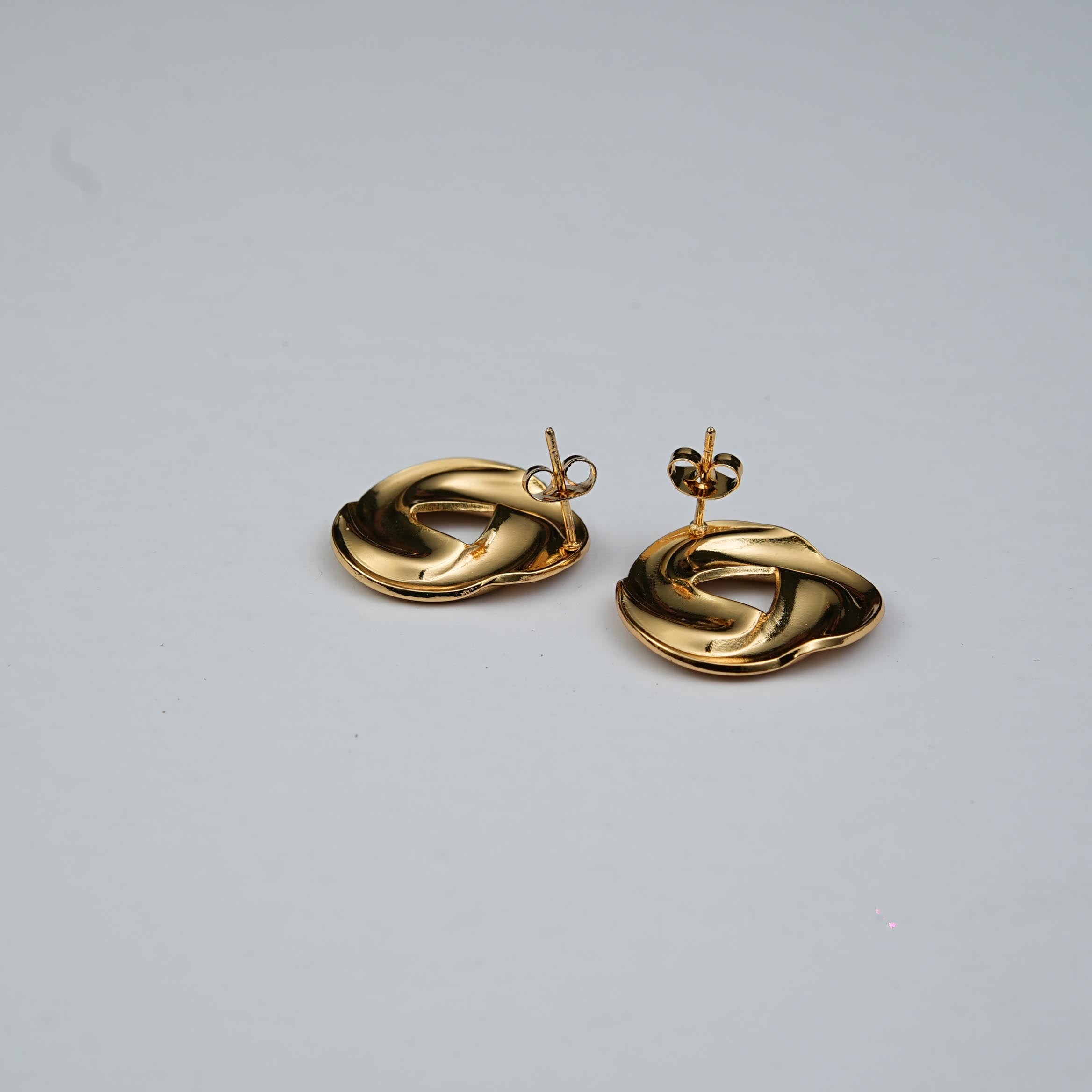 Tide Wave curl Stud earrings