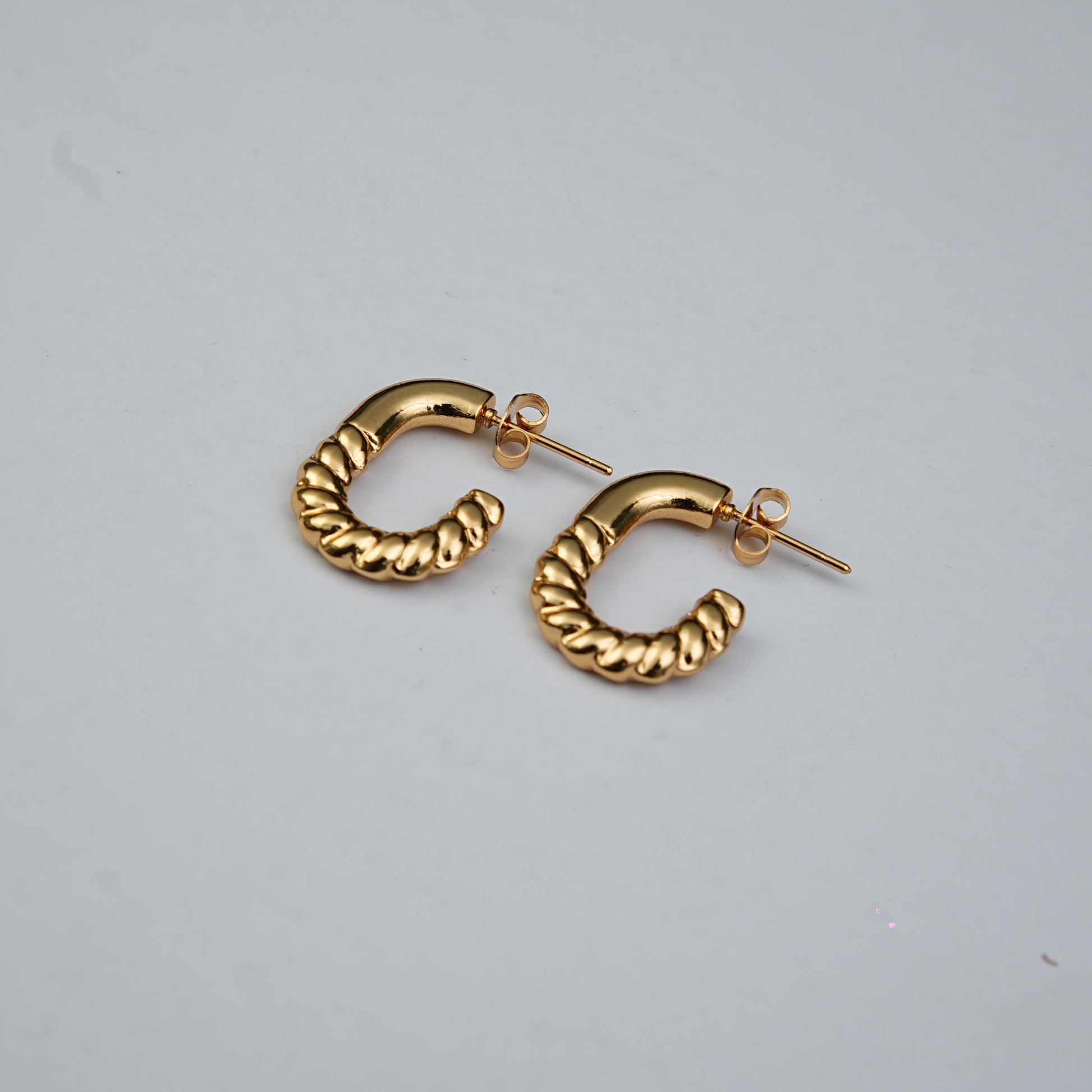 Sculpt Flick Half Hoops