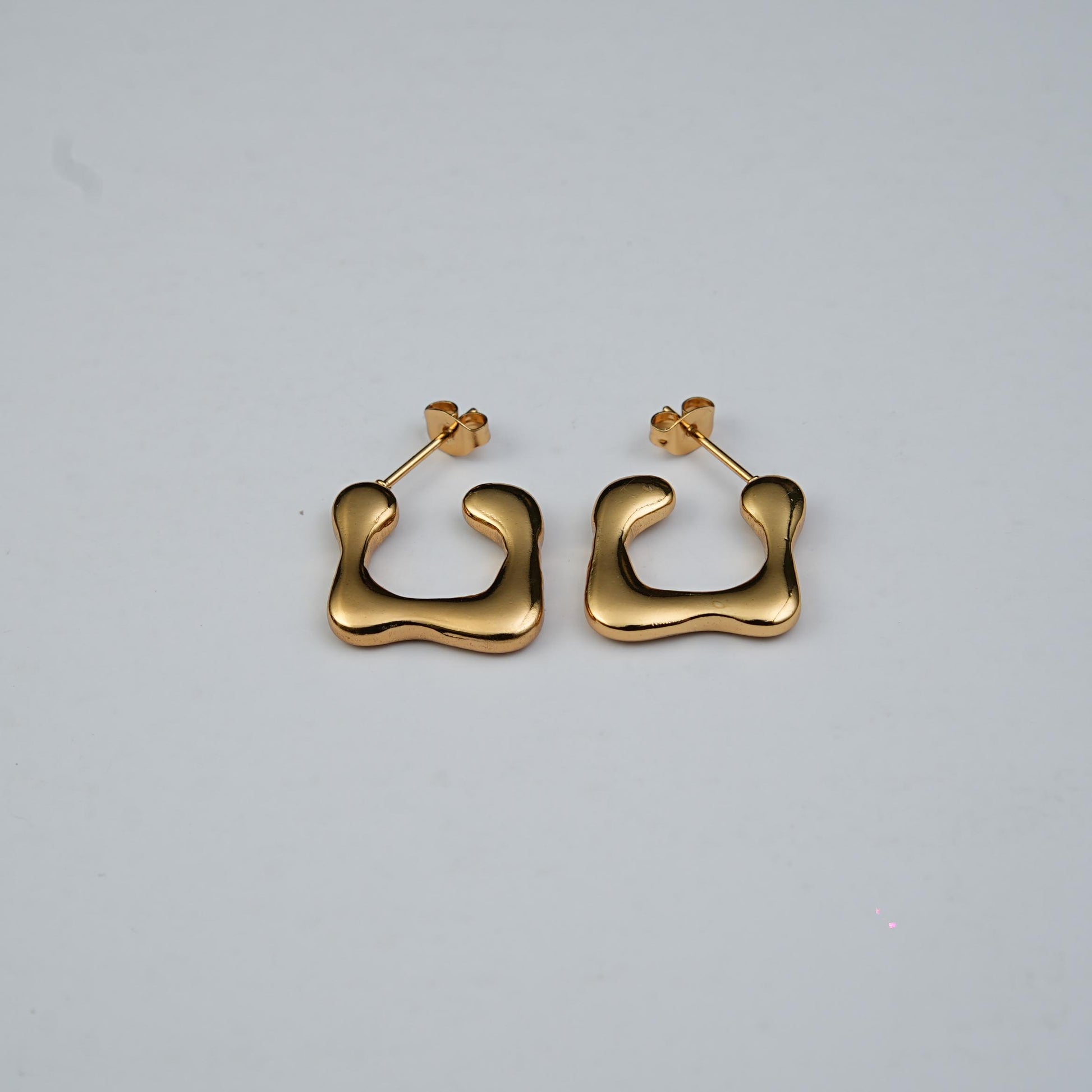 Orbit Curve Hoops