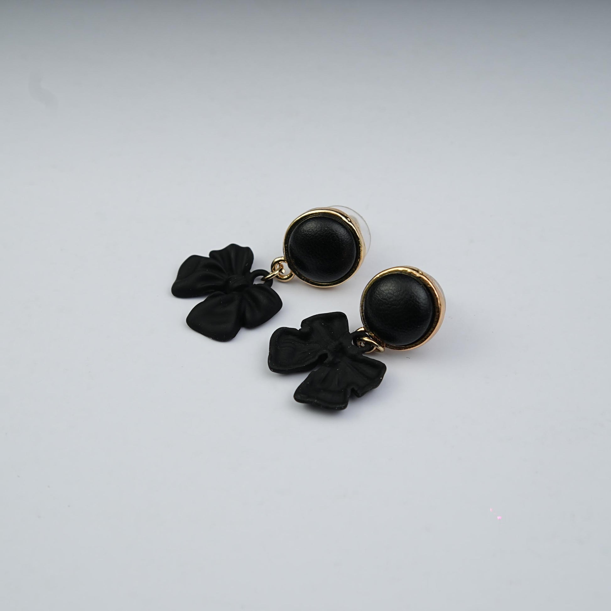 Mini Muse Bows Studs